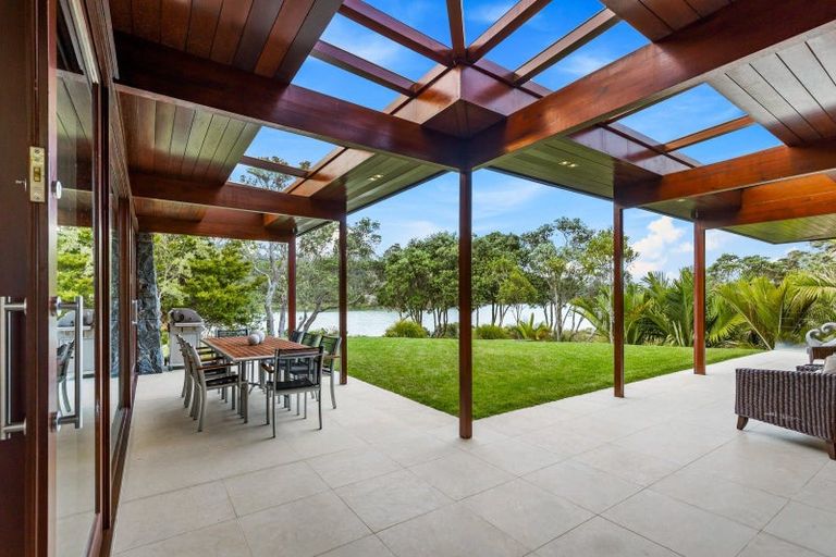 Photo of property in 20 Oscar Road, Greenhithe, Auckland, 0632