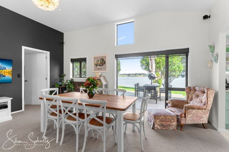 Photo of property in 6 The Strand, Whakapirau, Maungaturoto, 0583