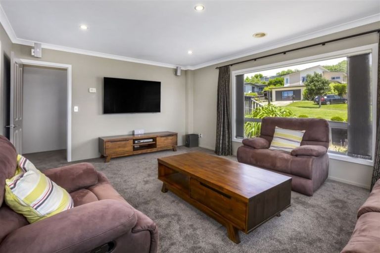 Photo of property in 9 Tongariro Drive, Aotea, Porirua, 5024
