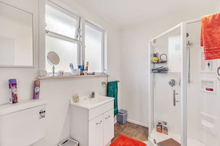 Photo of property in 13 Waimarie Avenue, Paraparaumu, 5032