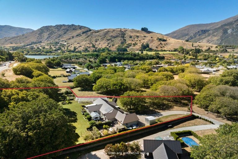 Photo of property in 8 Crawford Place, Lake Hayes, Queenstown, 9304