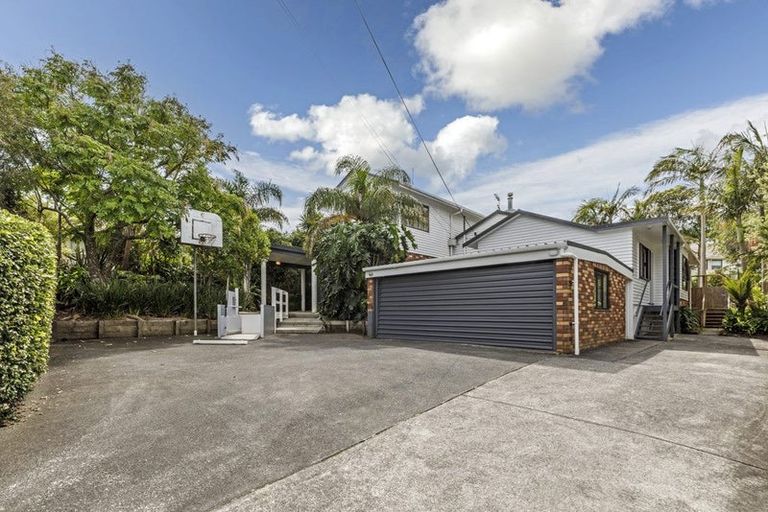 Photo of property in 557 Beach Road, Murrays Bay, Auckland, 0630