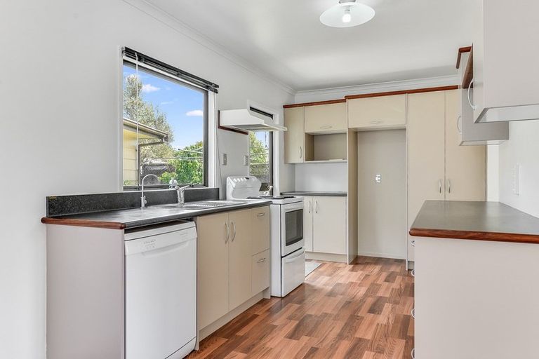 Photo of property in 11 Caulfield Green, Nawton, Hamilton, 3200