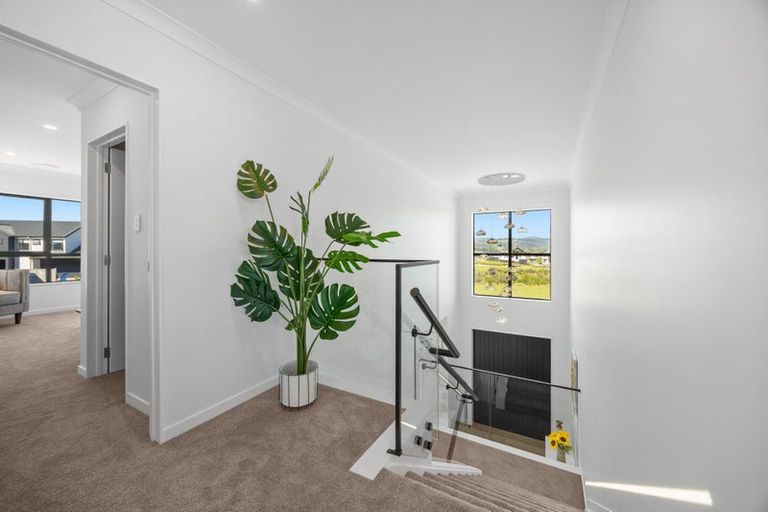 Photo of property in 2 Laurel Drive, Rosehill, 2113