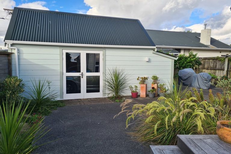 Photo of property in 227 The Esplanade, Petone, Lower Hutt, 5012