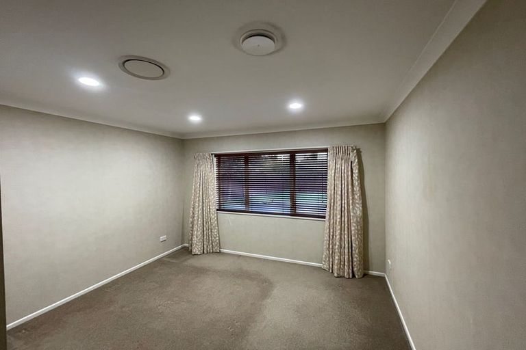 Photo of property in 9 Elwyn Close, Flat Bush, Auckland, 2016
