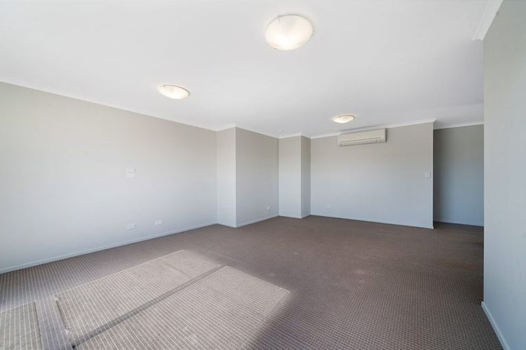 Photo of property in 7 Anna Lane, Glen Eden, Auckland, 0602