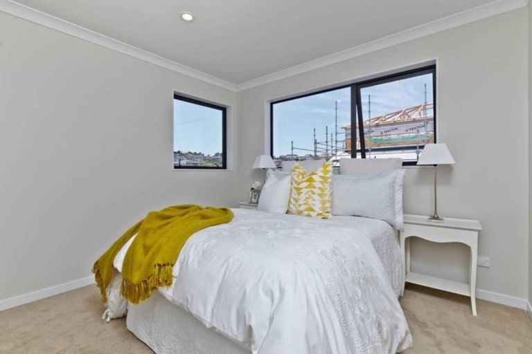 Photo of property in 30 Para Close, Fairview Heights, Auckland, 0632