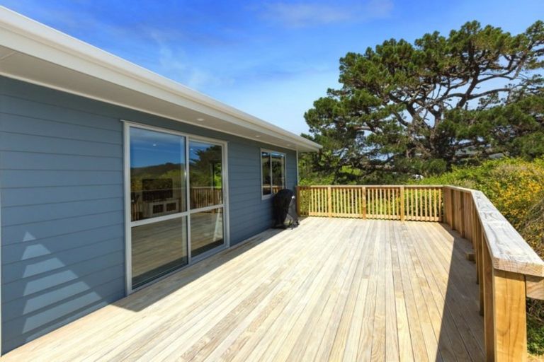 Photo of property in 17a Gloucester Street, Cannons Creek, Porirua, 5024