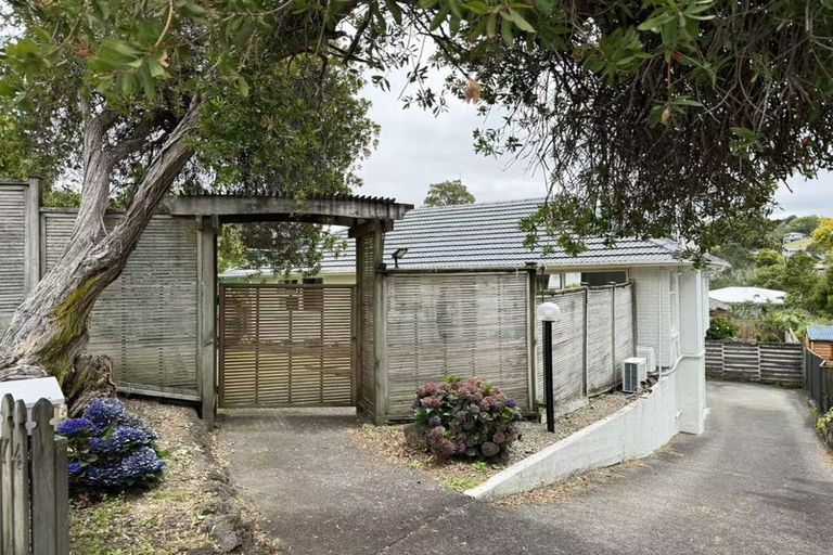 Photo of property in 74 Marlborough Avenue, Glenfield, Auckland, 0629