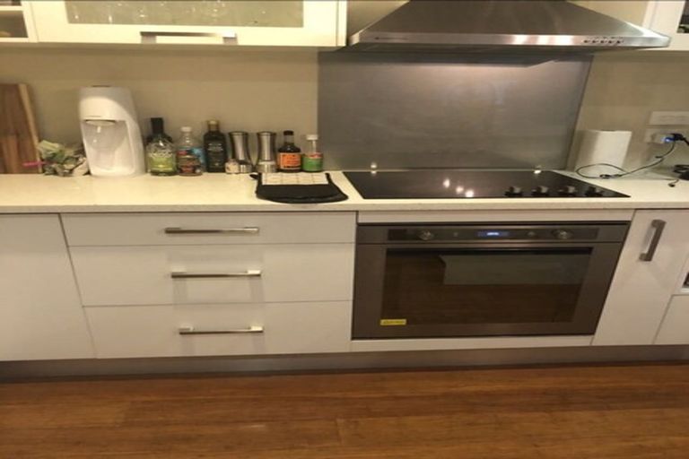 Photo of property in 30a Wicklow Road, Narrow Neck, Auckland, 0622