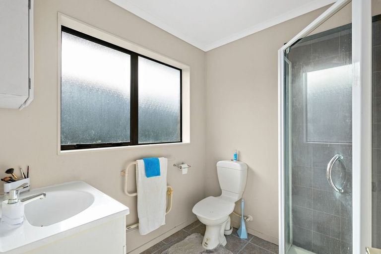 Photo of property in 25 Killygordon Place, Massey, Auckland, 0614