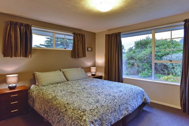 Photo of property in 100 Merrin Street, Avonhead, Christchurch, 8042