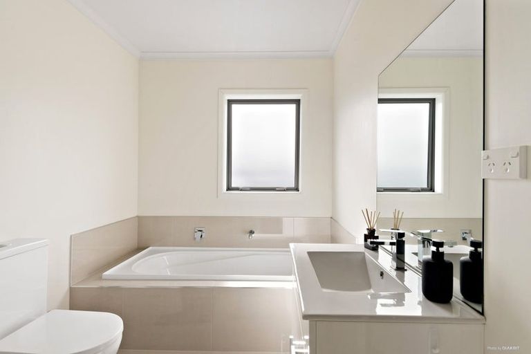 Photo of property in 2/7 Vialou Street, Hamilton Central, Hamilton, 3204