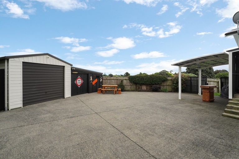 Photo of property in 2 Lambert Way, Paraparaumu, 5032