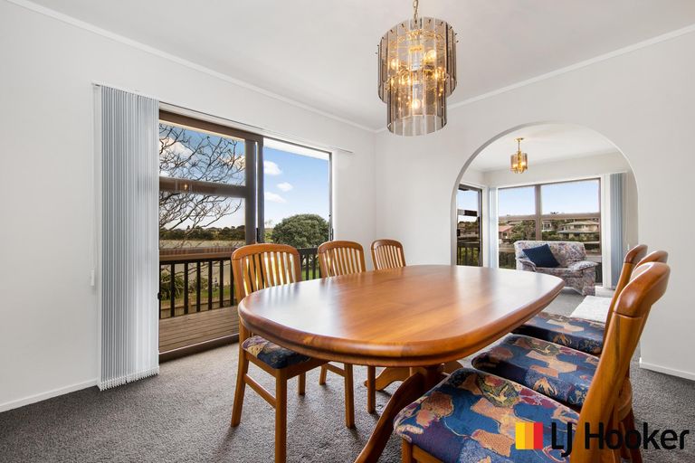 Photo of property in 21 St Annes Crescent, Wattle Downs, Auckland, 2103