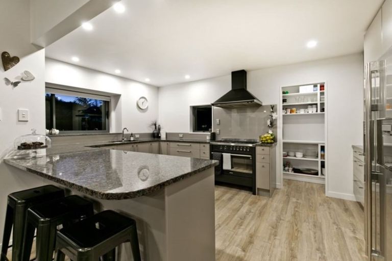 Photo of property in 6 Birchwood Grove, Greenhithe, Auckland, 0632