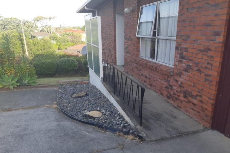 Photo of property in 2/181 Forrest Hill Road, Forrest Hill, Auckland, 0620