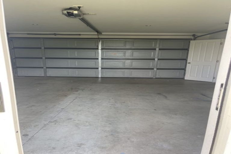 Photo of property in 43 Tawa Road, Kumeu, 0891