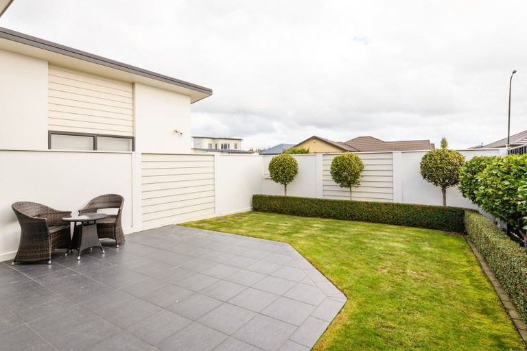 Photo of property in 4a Silkwood Place, Fitzherbert, Palmerston North, 4410