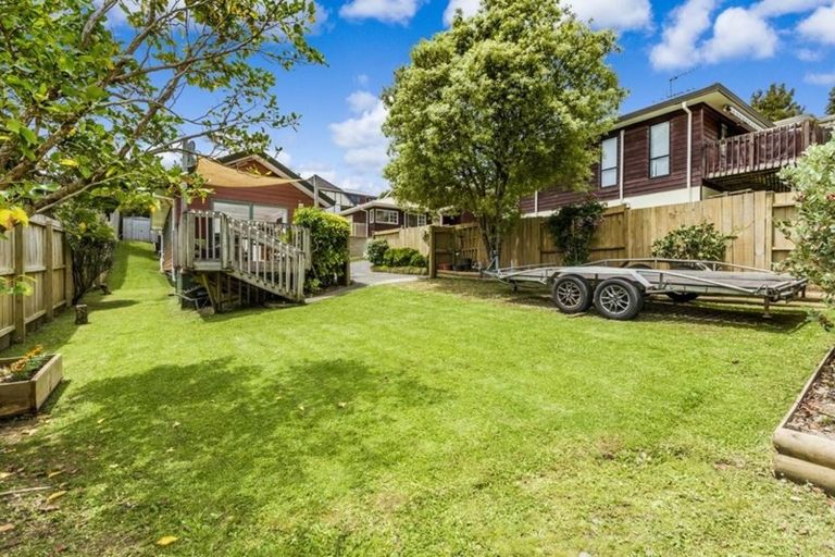 Photo of property in 3/129a Manuka Road, Bayview, Auckland, 0629