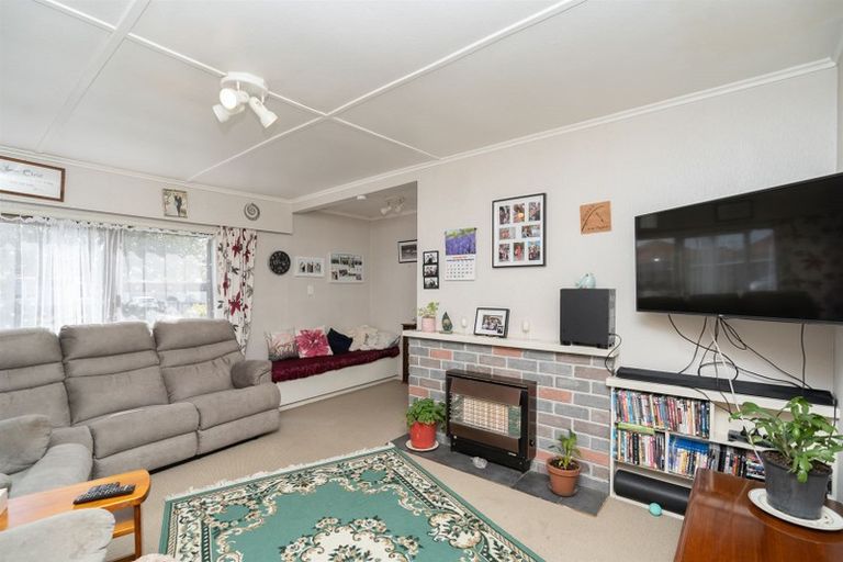 Photo of property in 3 Armitage Place, Fairfield, Hamilton, 3214
