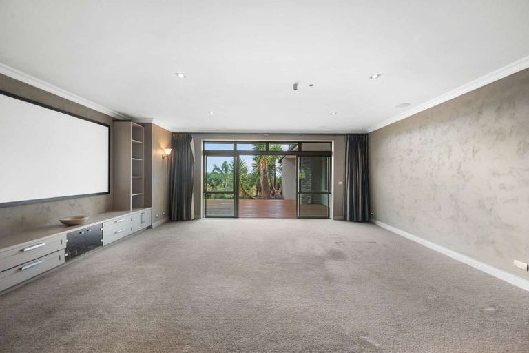 Photo of property in 305 Old North Road, Kumeu, 0892