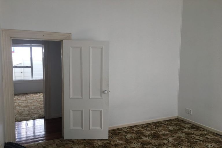 Photo of property in 19 Myrtle Crescent, Mount Cook, Wellington, 6021