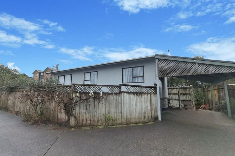 Photo of property in 1/133 View Road, Sunnyvale, Auckland, 0612