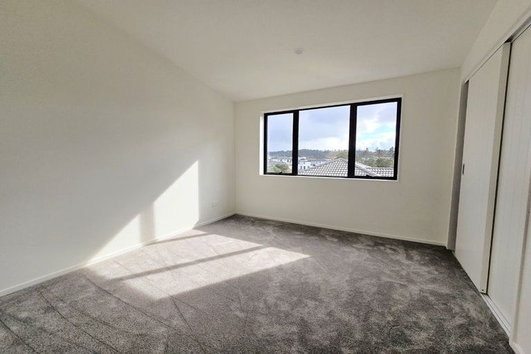 Photo of property in 41b Candia Road, Swanson, Auckland, 0614