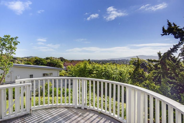 Photo of property in 107 Winara Avenue, Waikanae, 5036