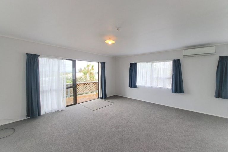 Photo of property in 1/133 View Road, Sunnyvale, Auckland, 0612
