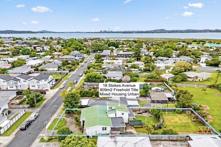 Photo of property in 18 Stokes Avenue, Te Atatu Peninsula, Auckland, 0610