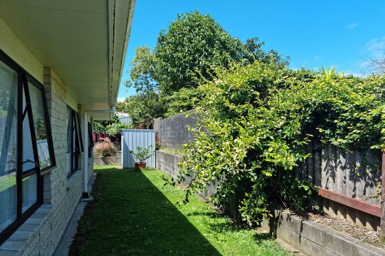 Photo of property in 7/2 Broadway, Waitara, 4320