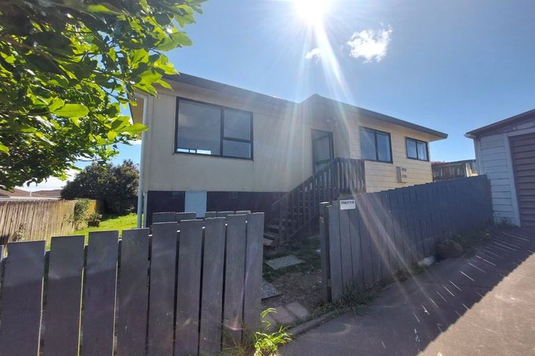 Photo of property in 2/19 Silver Creek Road, Weymouth, Auckland, 2103