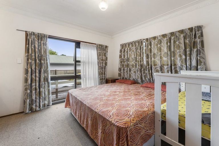 Photo of property in 16 Willis Road, Papakura, 2110