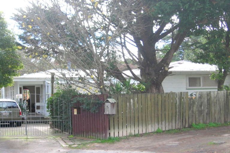 Photo of property in 80 Helena Street, Massey, Auckland, 0614