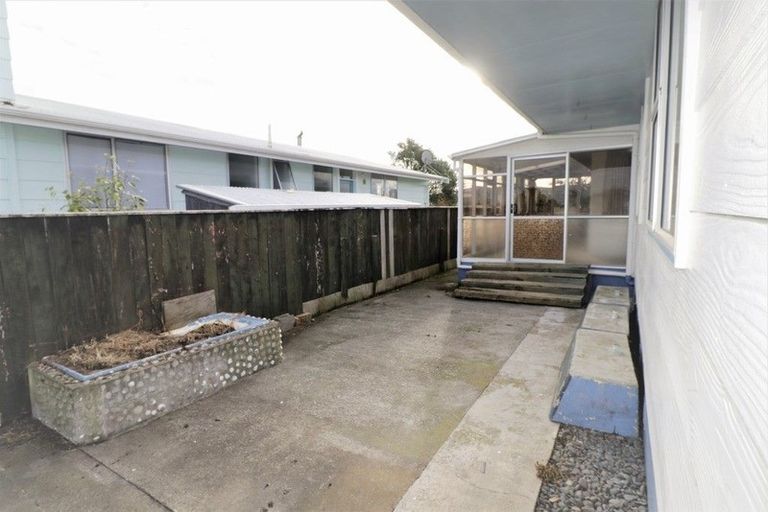 Photo of property in 21 Cross Street, Castlecliff, Whanganui, 4501
