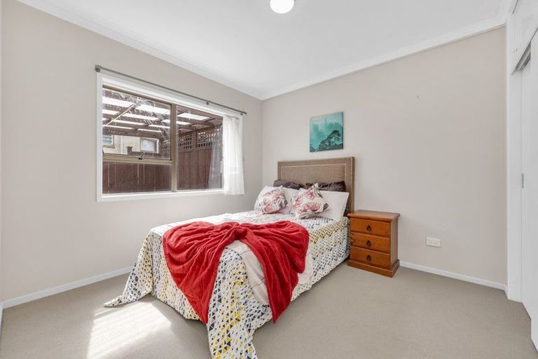 Photo of property in 1/39 Hedge Row, Sunnyhills, Auckland, 2010