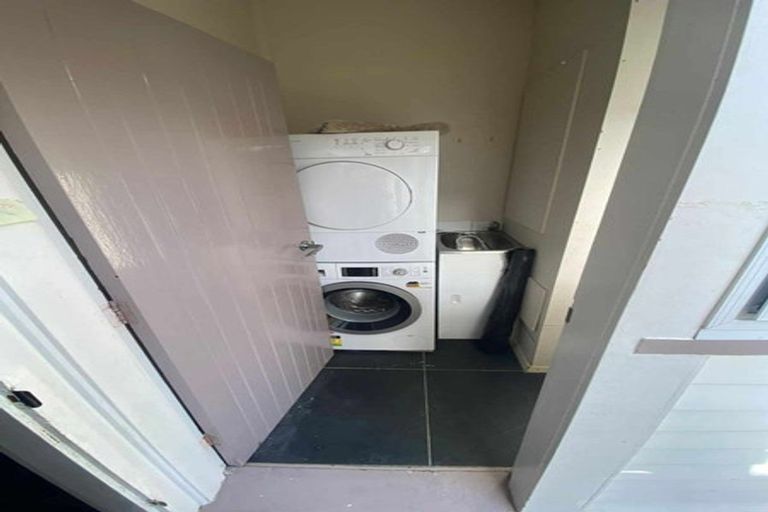 Photo of property in 22 Hampton Hill Road, Tawa, Wellington, 5028