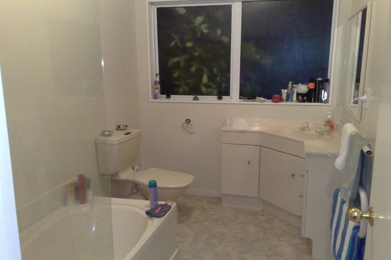 Photo of property in 49 Ashton Fitchett Drive, Brooklyn, Wellington, 6021