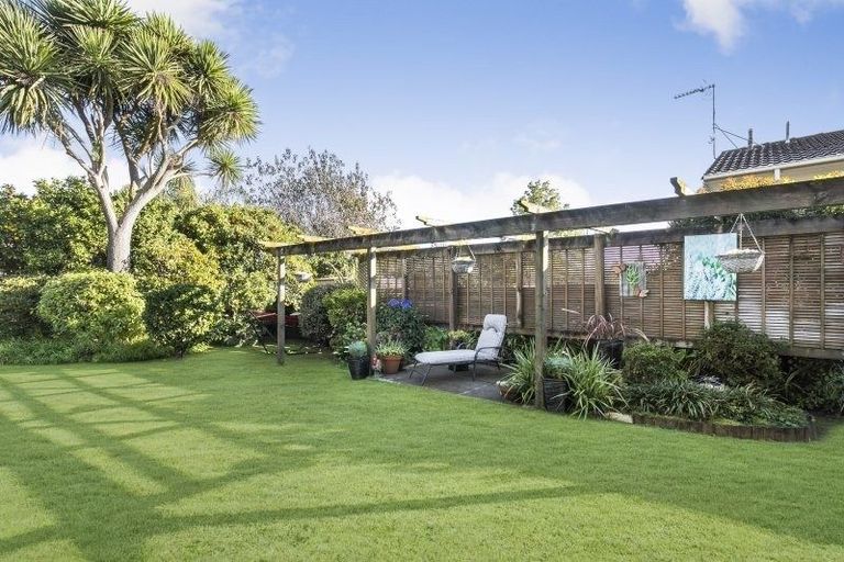 Photo of property in 8 Mccall Place, Opaheke, Papakura, 2113