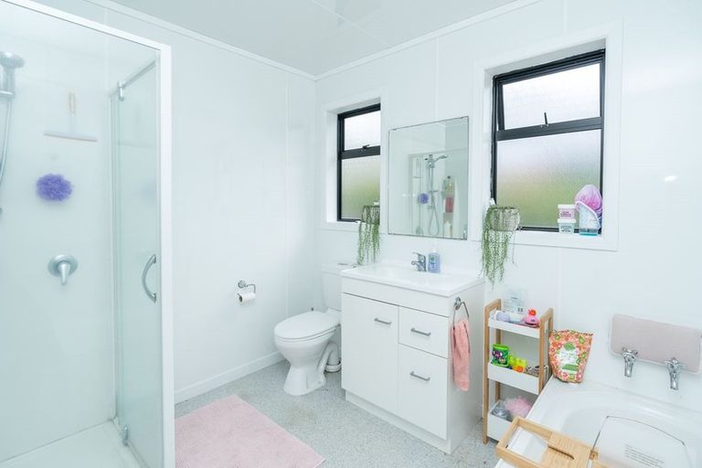 Photo of property in 16 Marire Avenue, Frankton, Hamilton, 3204