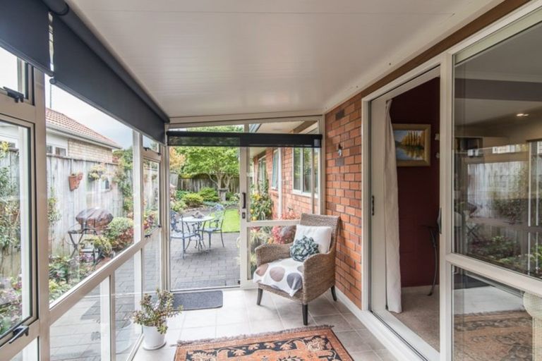 Photo of property in 6 Fleetwood Grove, Waikanae, 5036