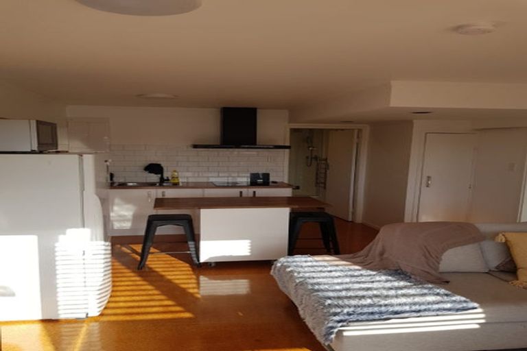 Photo of property in 5 Madison Place, Forrest Hill, Auckland, 0620