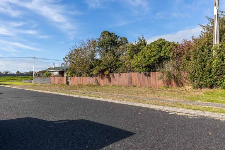 Photo of property in 3 Mcnaughton Street, Waitara, 4320