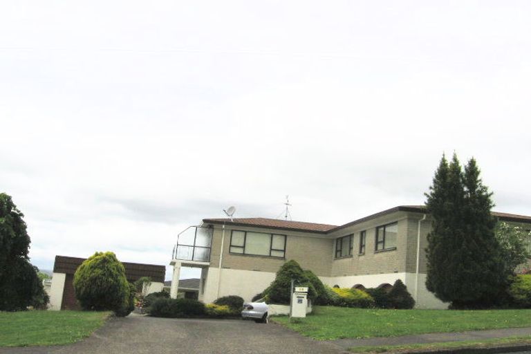 Photo of property in 26 Anzac Road, Pukekohe, 2120