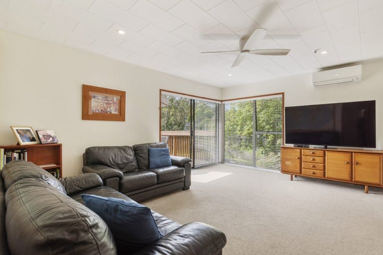 Photo of property in 31 Contessa Drive, Glenfield, Auckland, 0629