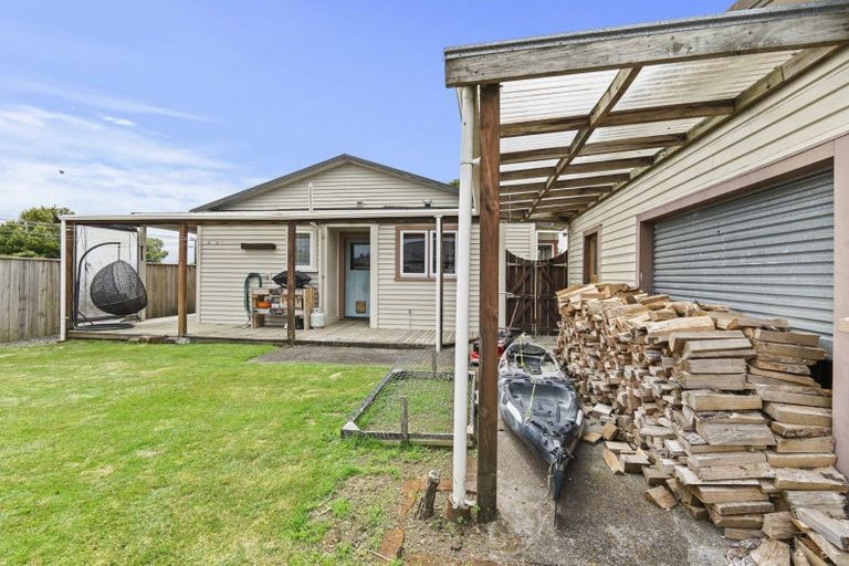 Photo of property in 20 Mahoe Street, Inglewood, 4330