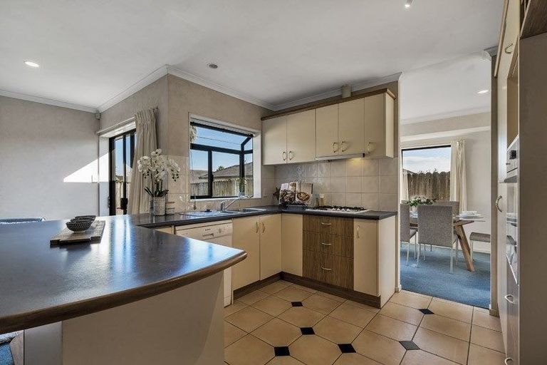 Photo of property in 11 Coleraine Place, East Tamaki, Auckland, 2016